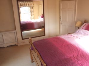 Bedroom- click for photo gallery